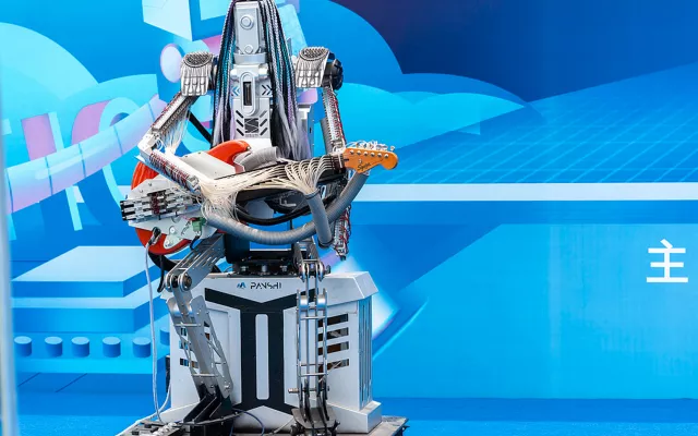 Más de 100 innovaciones sorprenden en Carnaval Mundial de Robots en China