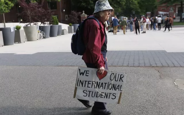 Activista en apoyo a los universitarios indocumentados.