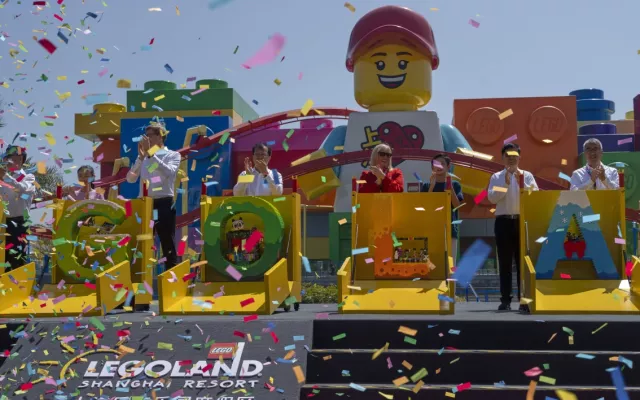 Legoland Shanghái abre sus puertas como el más grande de su tipo en el mundo