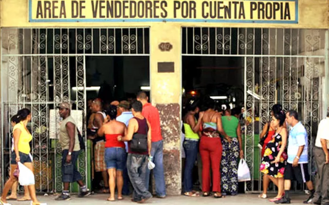 El sector privado lidera el consumo de los hogares en Cuba: representa el 55% de las ventas minoristas