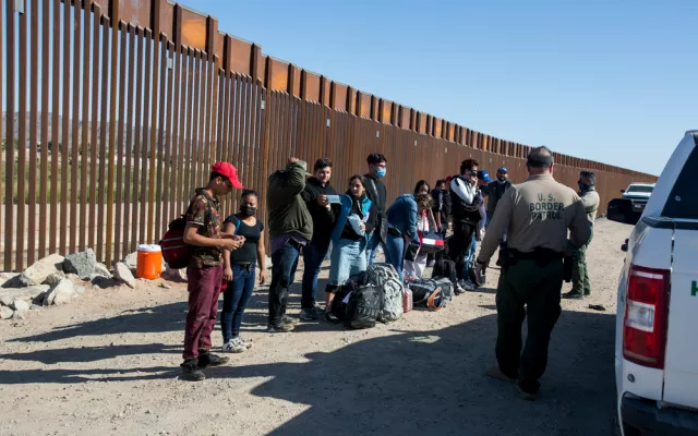 El aumento de las deportaciones va acompañado de un volumen inusual de personas bajo custodia.