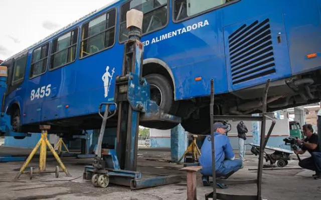 China dona repuestos para reactivar transporte público en La Habana