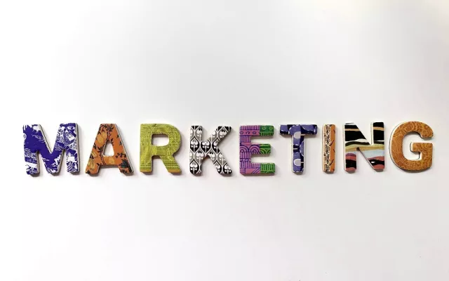 El marketing no es solo una herramienta para vender; es un puente que conecta a las empresas con sus audiencias.