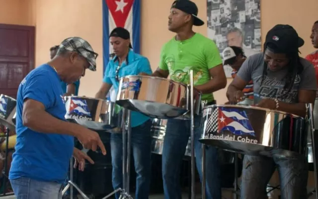 Ramírez Silva fundó y dirigió la Steel Band de El Cobre, con la que llevó la sonoridad caribeña de las steels drums desde las calles de Santiago hasta los escenarios internacionales.