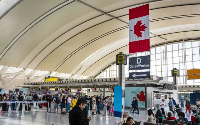 Imagen informativa sobre aeropuertos y rutas de conexión desde Canadá hacia Cuba.