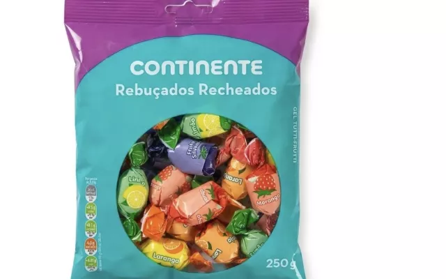 Los paquetes de caramelos, chocolates, chupetines y otras golosinas pueden convertirse en un regalo especial para los niños.