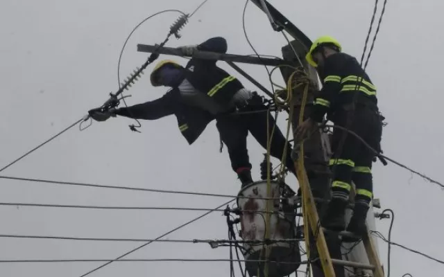 Infraestructura eléctrica en proceso de recuperación en la Isla de la Juventud.