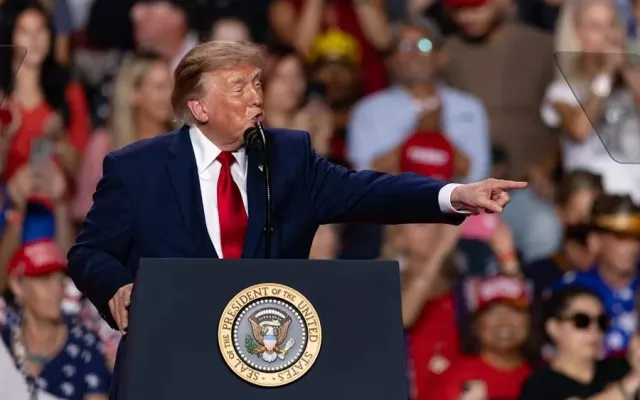 Donald Trump durante una intervención pública donde discute su candidatura al Premio Nobel de la Paz.