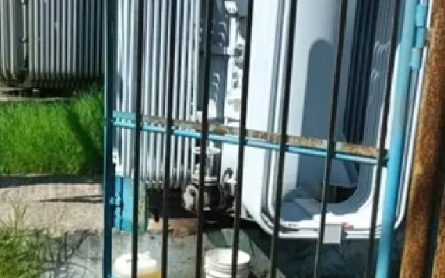 Vista exterior de la subestación eléctrica Cubana de Bronce en Guanabacoa tras el intento de robo.