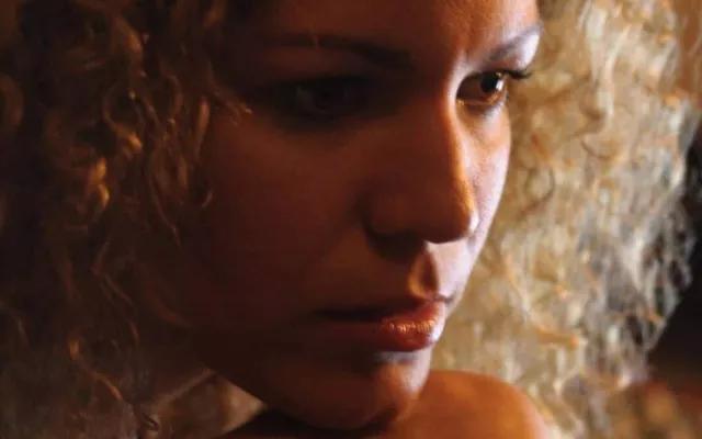Imagen de una publicación en redes sociales sobre la participación de la artista Jenn All en la película de James Bond.