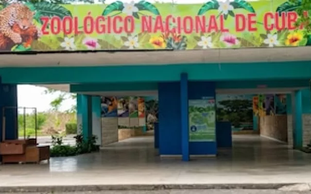 Vista exterior del Parque Zoológico Nacional de Cuba durante el periodo de cierre administrativo.